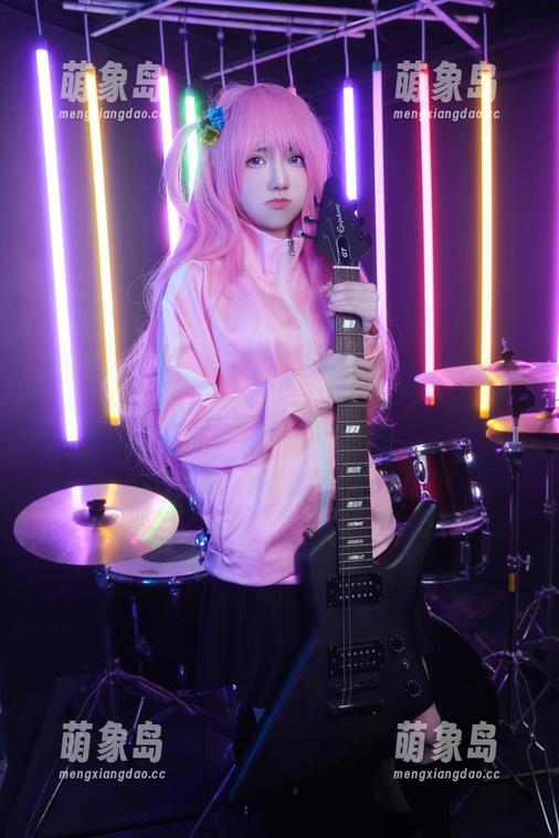 最新写真：这清纯的sally dorasnow多啦雪，总让人想起一些不那么清纯的事情。